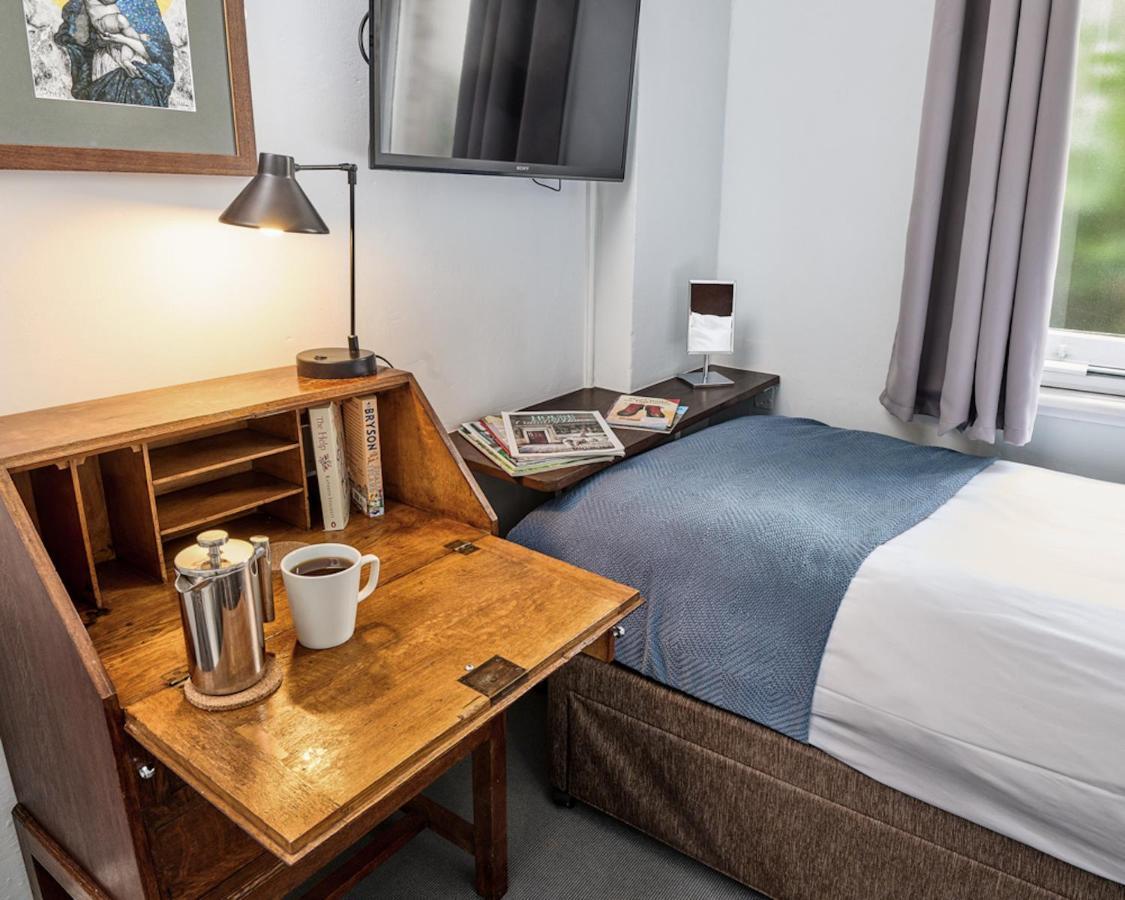 Pensión Townhouse 3*