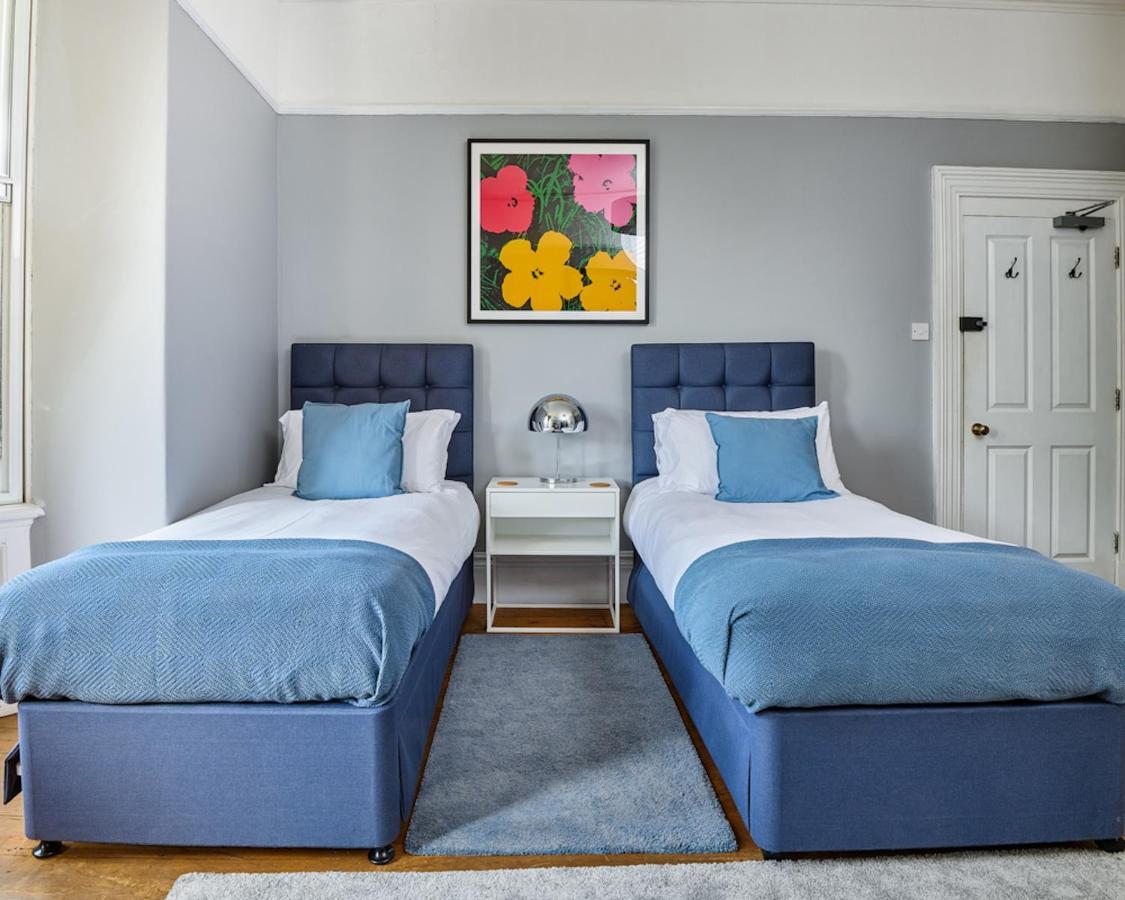 Pensión Townhouse 3*